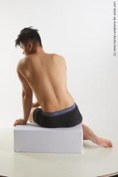 Sitting reference poses Yoshinaga Kuri